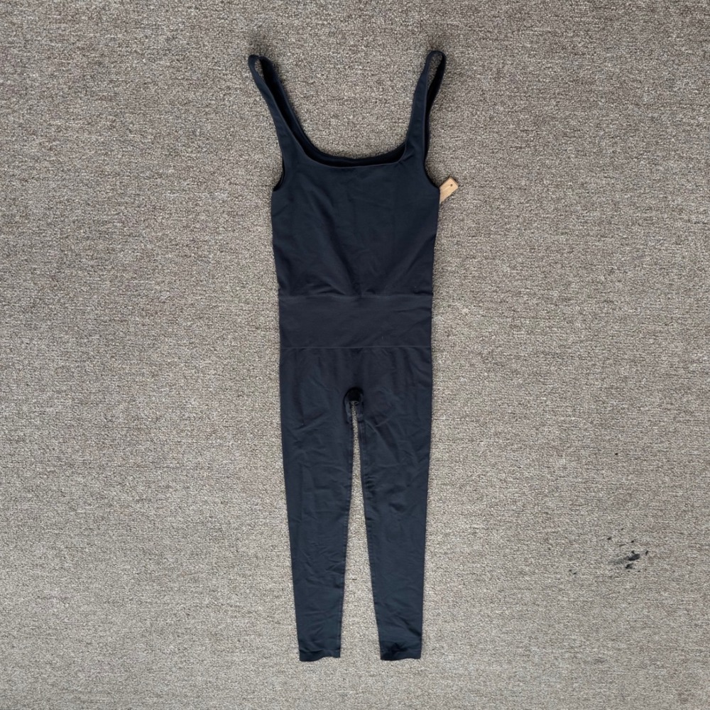 SKIMS Soft Smoothing Seamless Catsuit Eclipse Black Jumpsuit OS-ONS-6648W XS NEW